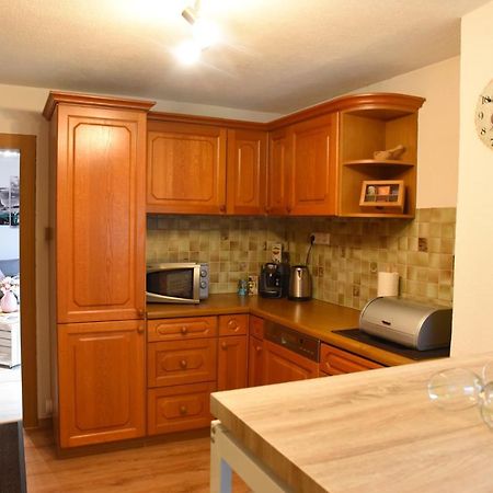 80 M2 Haushaelfte, 3 Zimmer, Parkplaetze, Bis 6 Pers Lägenhet Wängle Exteriör bild